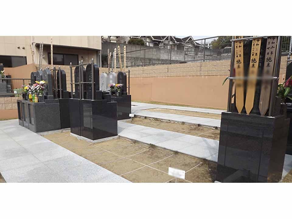 日曜寺愛染墓苑