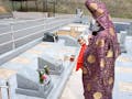 壷阪山霊園 永代供養家族墓　春・秋のお彼岸には家族墓ごとに供養法要を行います。