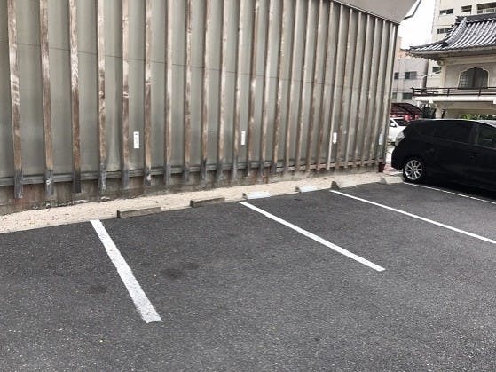 長久寺墓地 広々とした駐車場