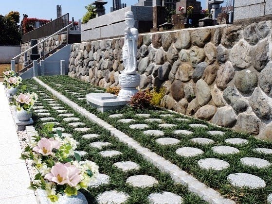 愛甲石田樹木葬墓地の画像
