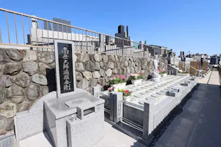 愛甲石田樹木葬墓地