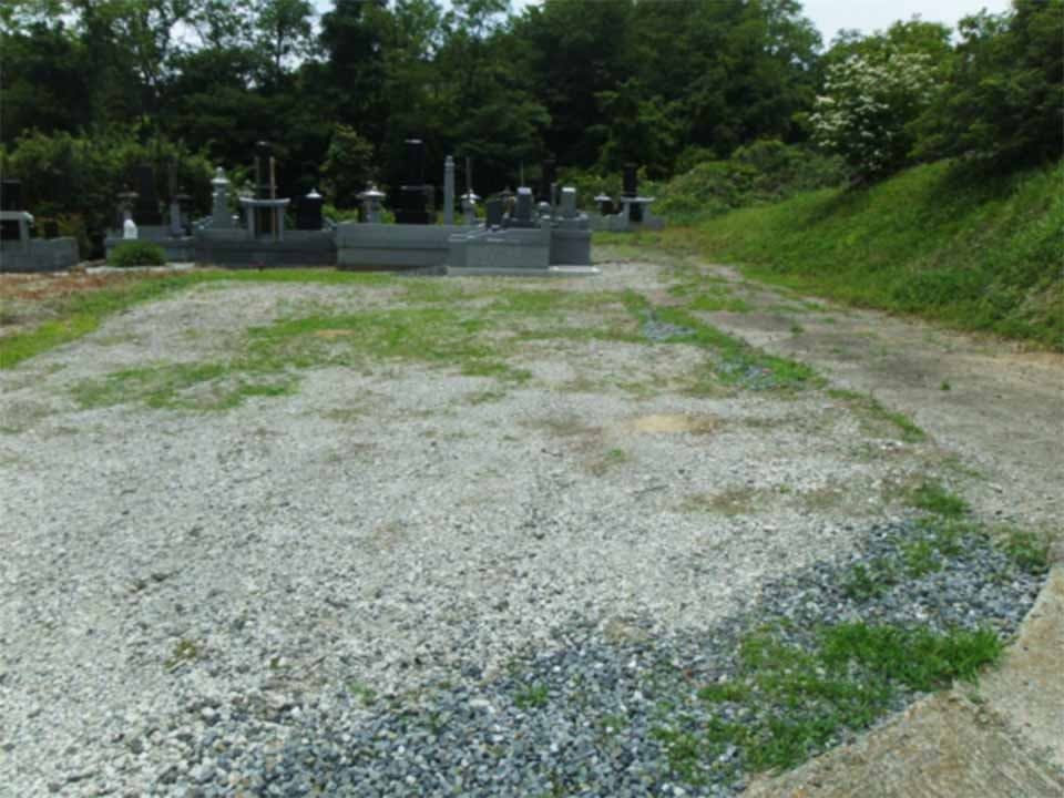 吉井町岩崎共同墓地