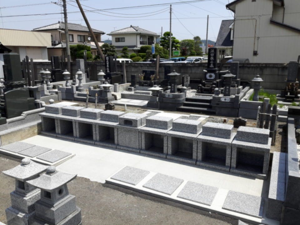 椿森共同墓地