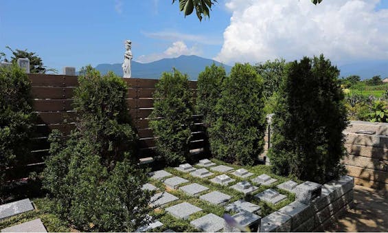 樹木葬霊園「花もみじ中野」