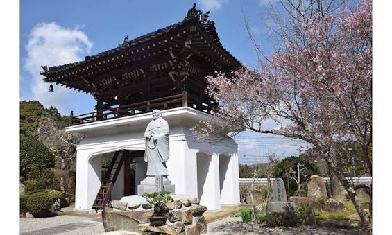 慧日山 萬泉寺 永代合葬墓「とわの碑（いしぶみ）」