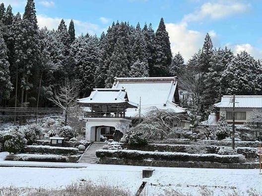 萬泉寺 永代合葬墓「とわの碑(いしぶみ)」