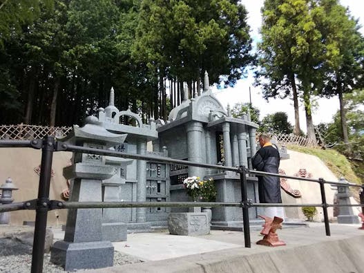 慧日山 萬泉寺 永代合葬墓「とわの碑（いしぶみ）」