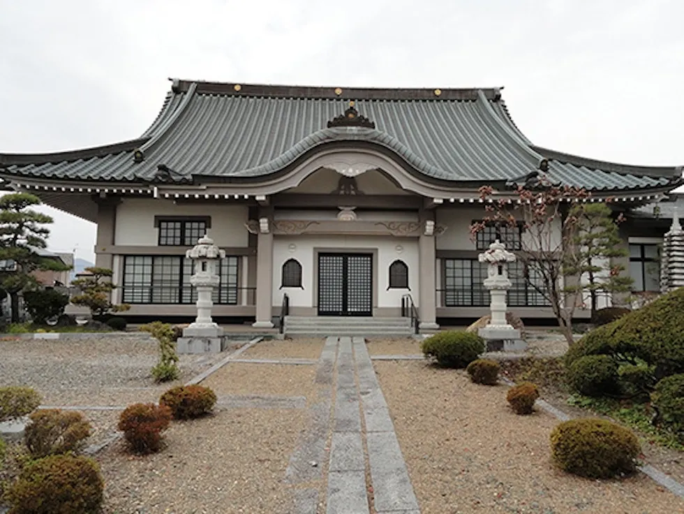 髙傳寺(紫波郡矢巾町)の霊園