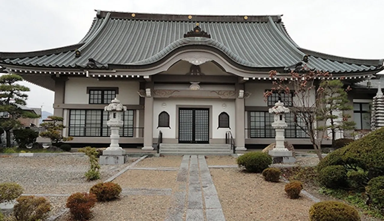 髙傳寺(紫波郡矢巾町)の霊園