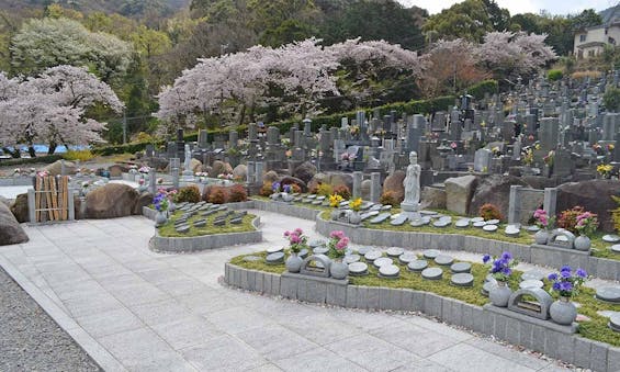 いずみの郷ゆがわら樹木葬墓地