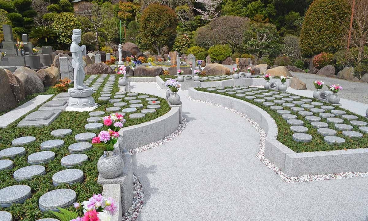 いずみの郷ゆがわら樹木葬墓地