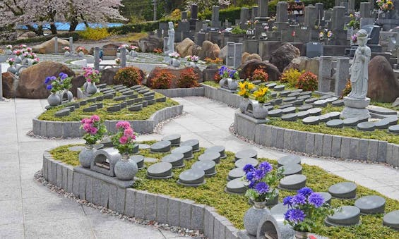 いずみの郷ゆがわら樹木葬墓地