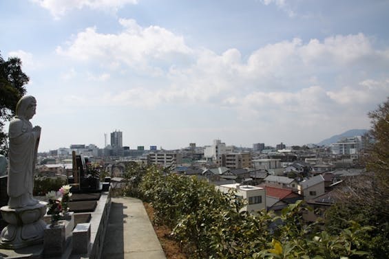 木洩れ日の丘霊園