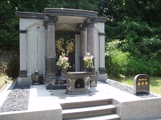 無碍光山 善照寺 舞子墓園内 納骨堂