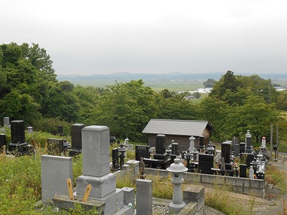 深谷共葬墓地