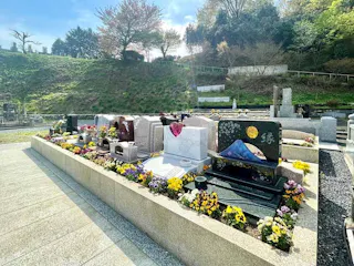 八王子高尾「光とガラスの花壇墓地」花ごころ