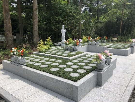 箱根庭園型樹木葬墓地