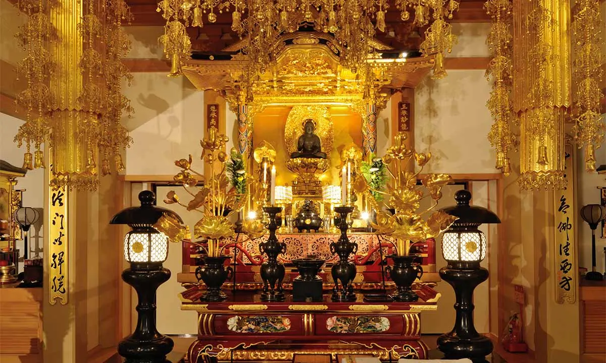 寿命寺 池田龍聖御廟 本堂内