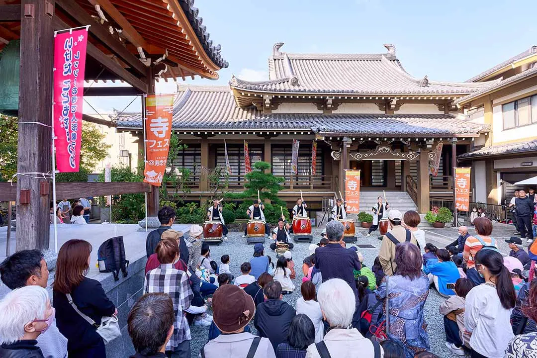 寿命寺 池田龍聖御廟 寺フェスで人気の和太鼓演奏