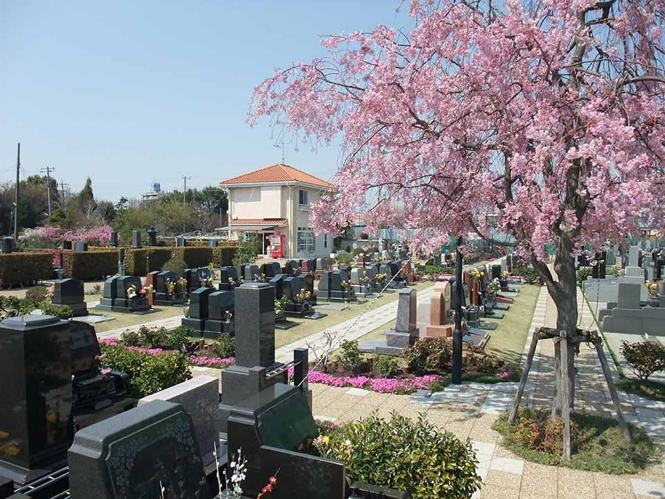 メモリアルパーク花の郷聖地 相模大塚 樹木葬・永代供養塔