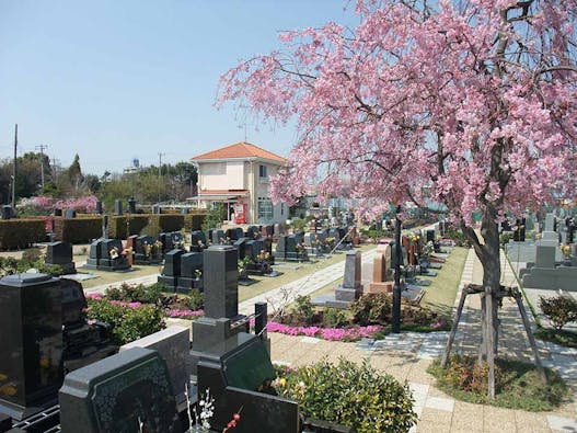 メモリアルパーク花の郷聖地 相模大塚 樹木葬・永代供養塔