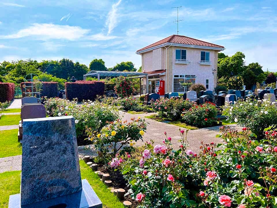 メモリアルパーク花の郷聖地 相模大塚 樹木葬・永代供養塔