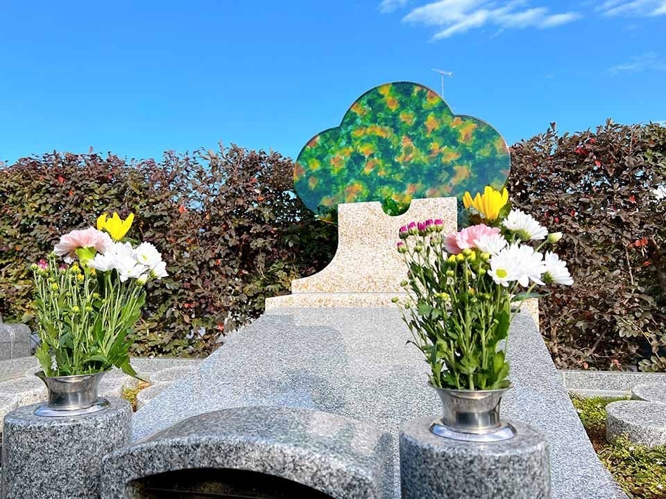 メモリアルパーク花の郷聖地 相模大塚 樹木葬・永代供養塔