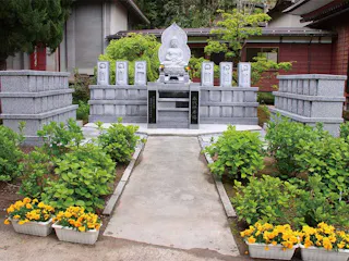 「地蔵様とあじさいの寺」光照寺