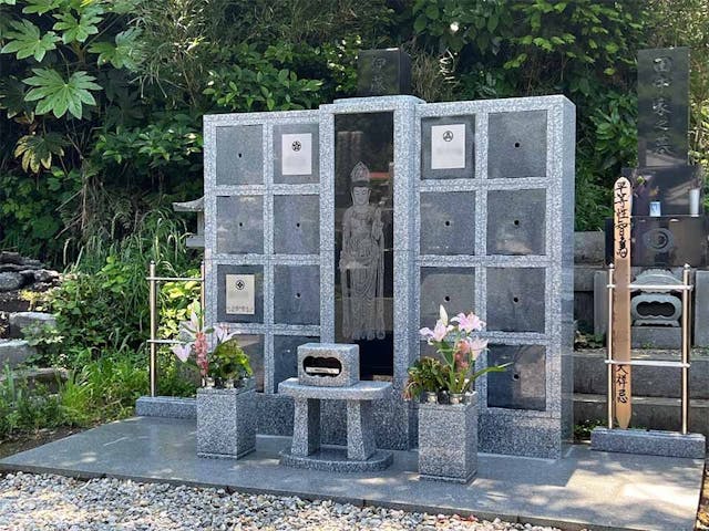 釣月寺 のうこつぼ