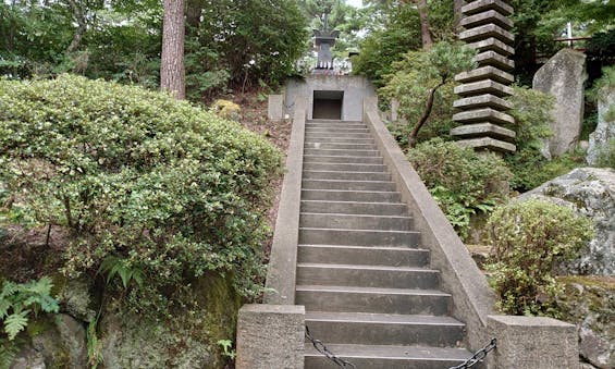 永安寺「宝篋印塔」