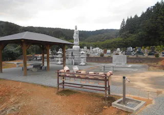 宝徳霊園