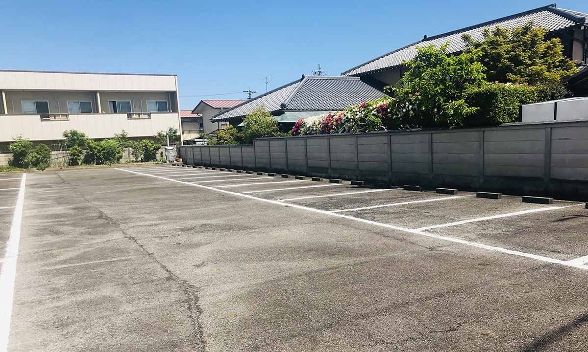 本成寺納骨堂「園林」 広い駐車場を完備