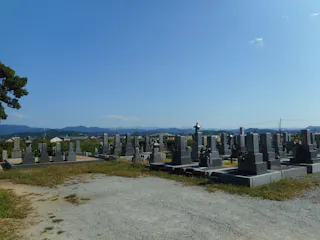 秋吉新墓地