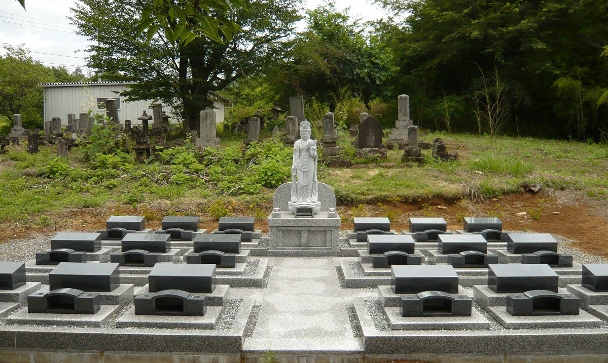 長龍寺墓苑