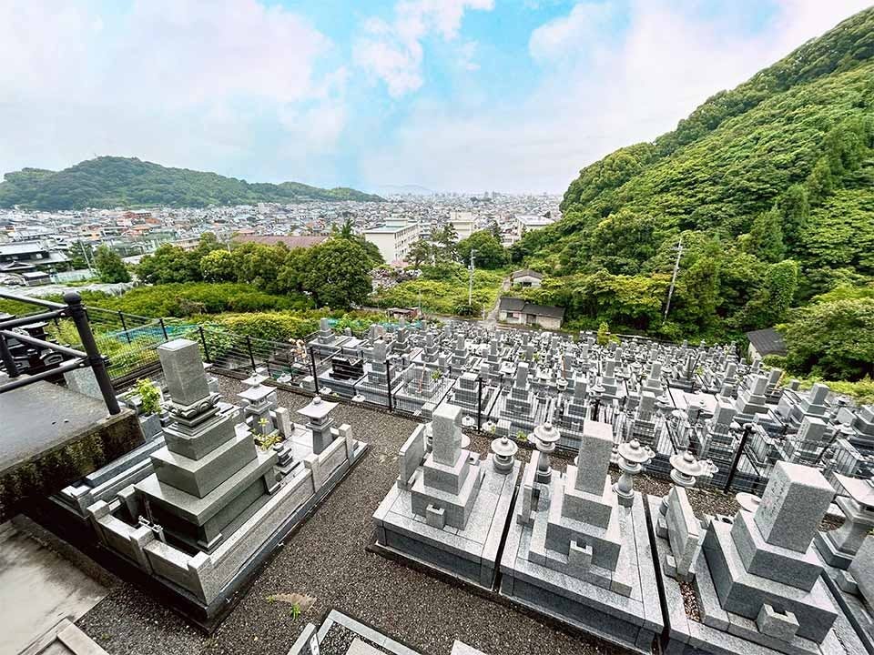 斎院墓地(松山市)の費用・口コミ・アクセス｜無料で資料請求【いいお墓】
