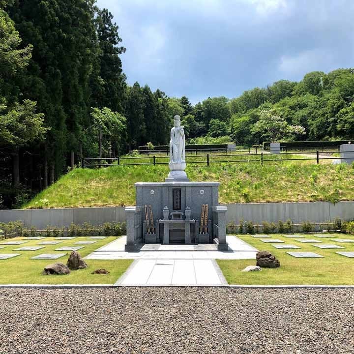 木漏れ日の丘墓園