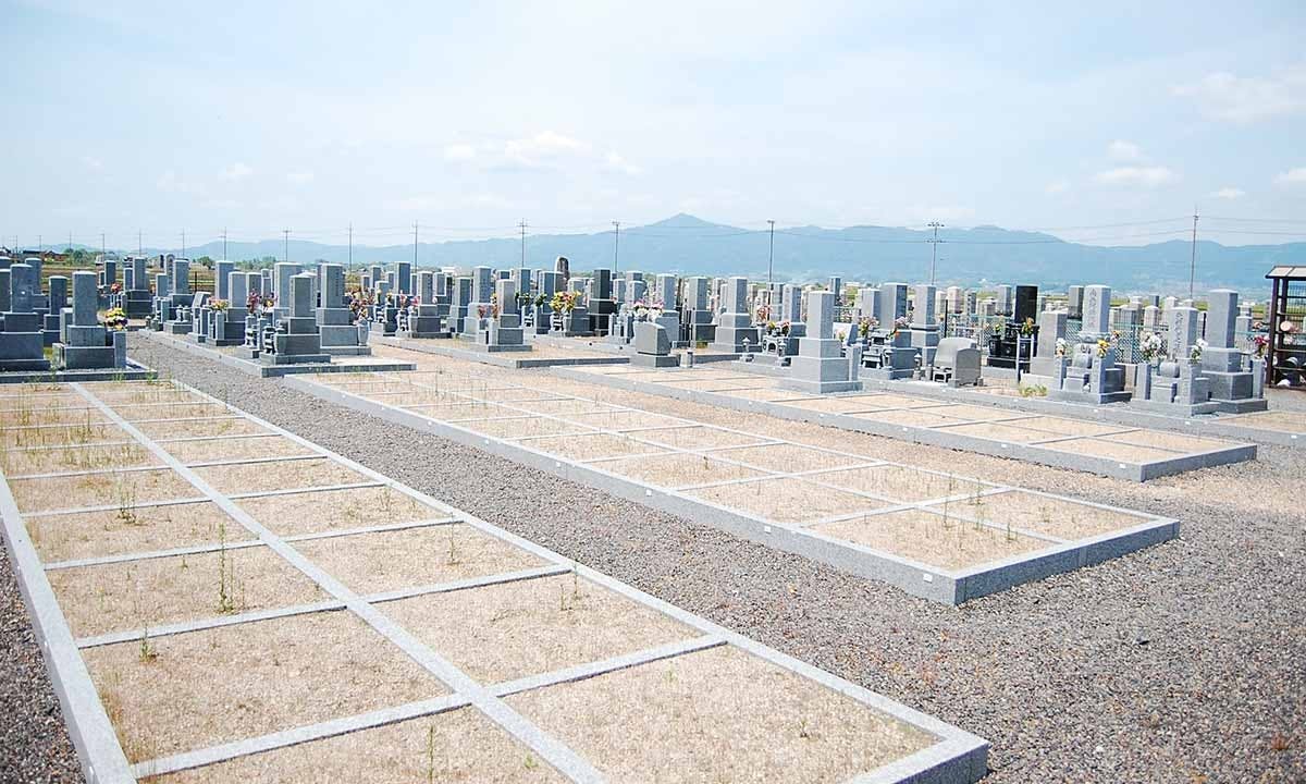矢島墓地