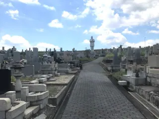 南山東墓地