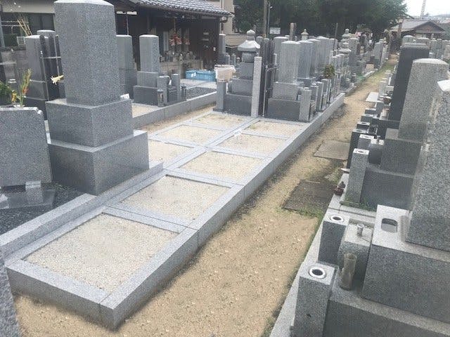 向島西堤共同墓地