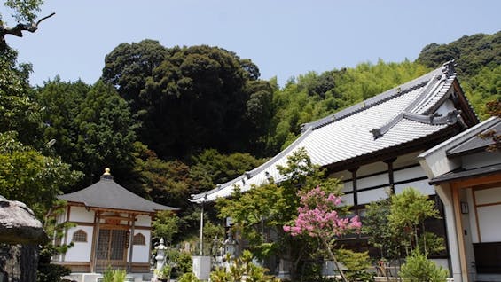 灌溪寺 永代供養塔「慈照塔」