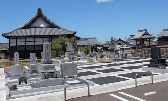 法華寺樹木葬「悠久つなぎの杜」