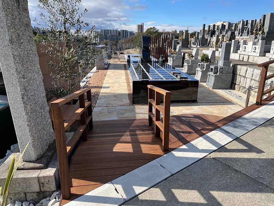 本成寺平和公園樹木葬「瑠璃庵」