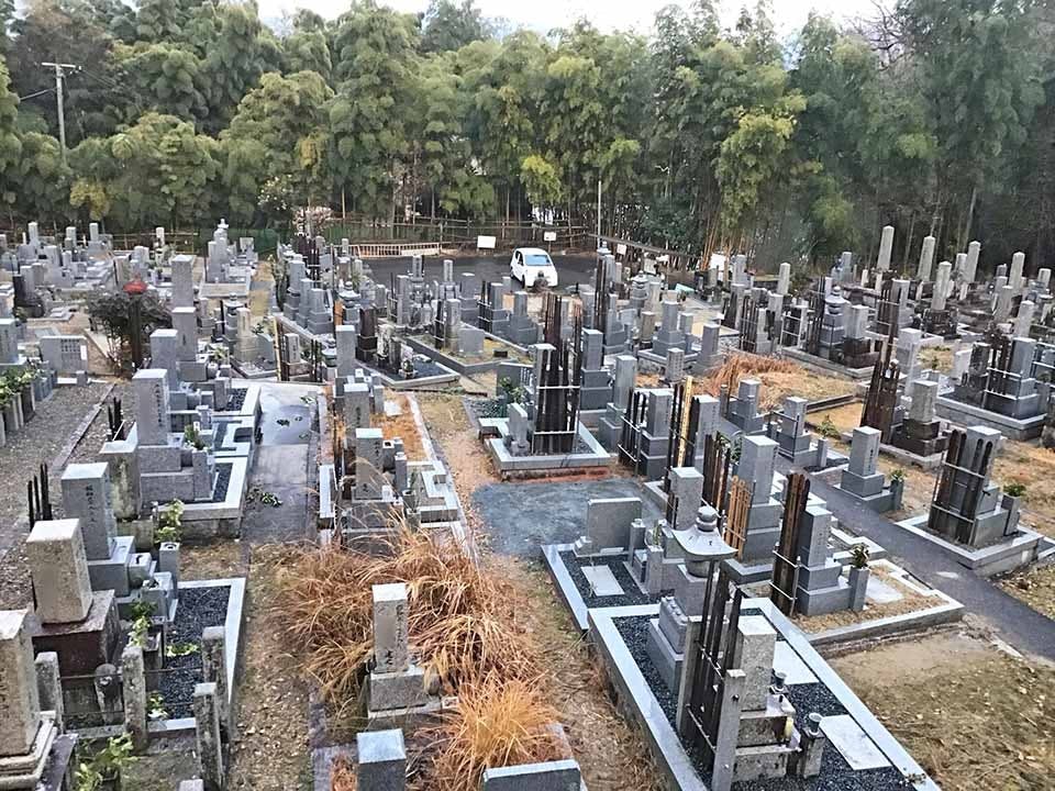 丸山墓地（亀岡市）の画像