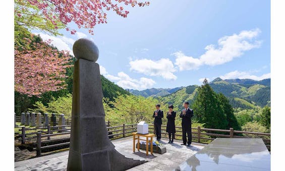 奥多摩霊園 アジールの塔