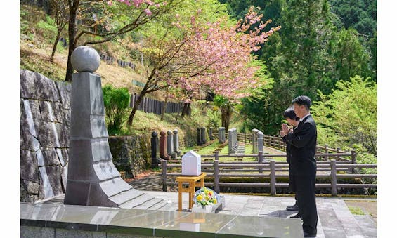 奥多摩霊園 アジールの塔