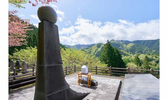 奥多摩霊園 アジールの塔