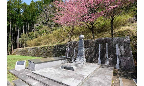 奥多摩霊園 アジールの塔