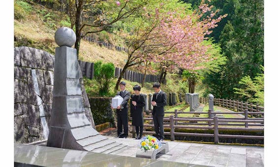 奥多摩霊園 アジールの塔