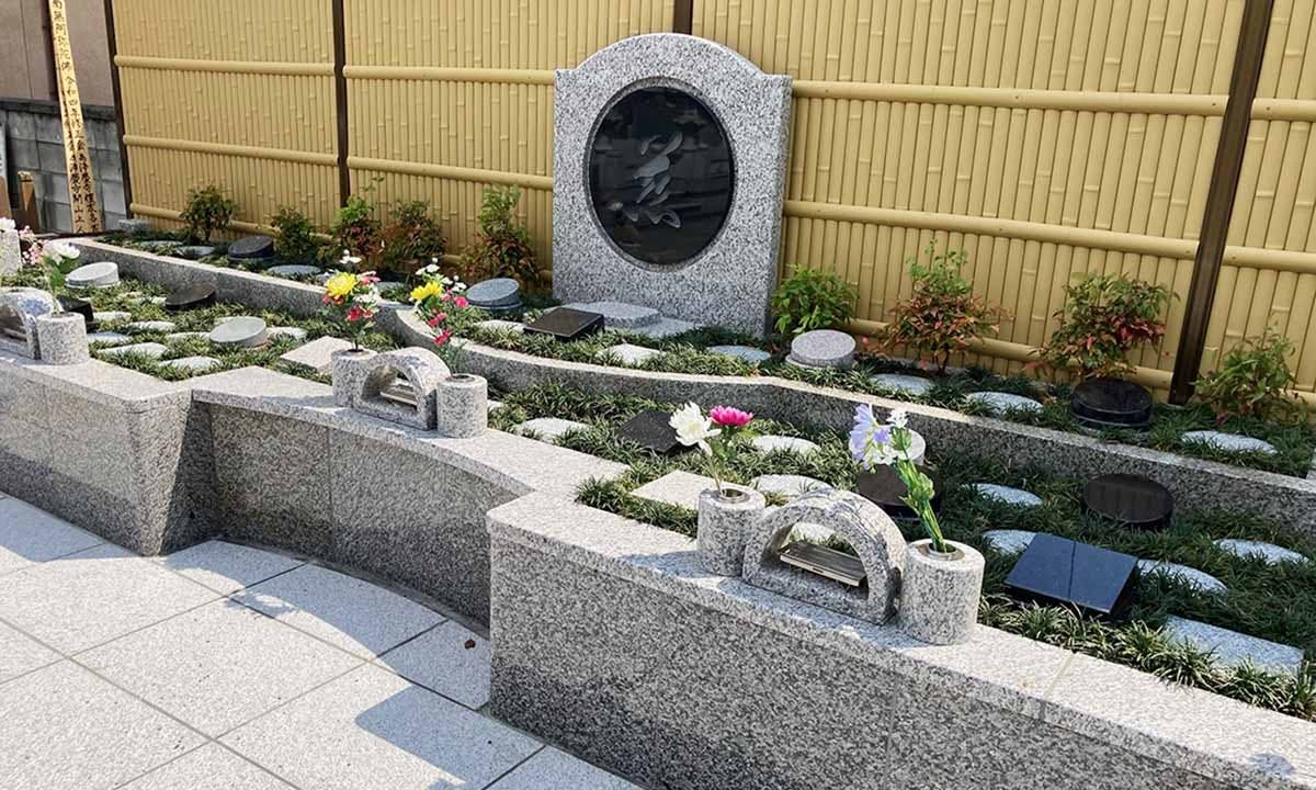 甲府昭和ふじの花樹木葬墓地の画像