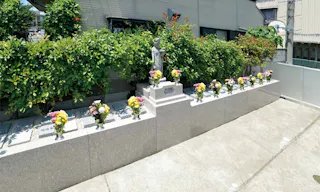 草加氷川樹木葬墓地